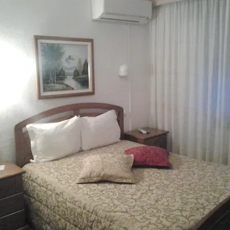 Residencial Pinto Konukevi Guarda